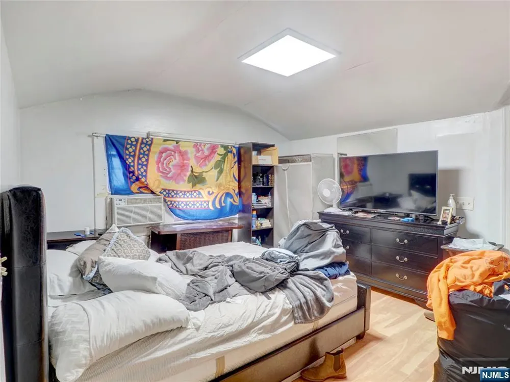 77 Delmar Place Irvington, NJ 07111
