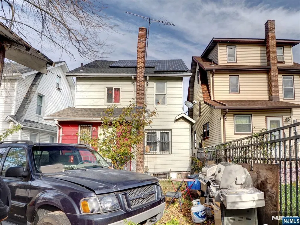 77 Delmar Place Irvington, NJ 07111