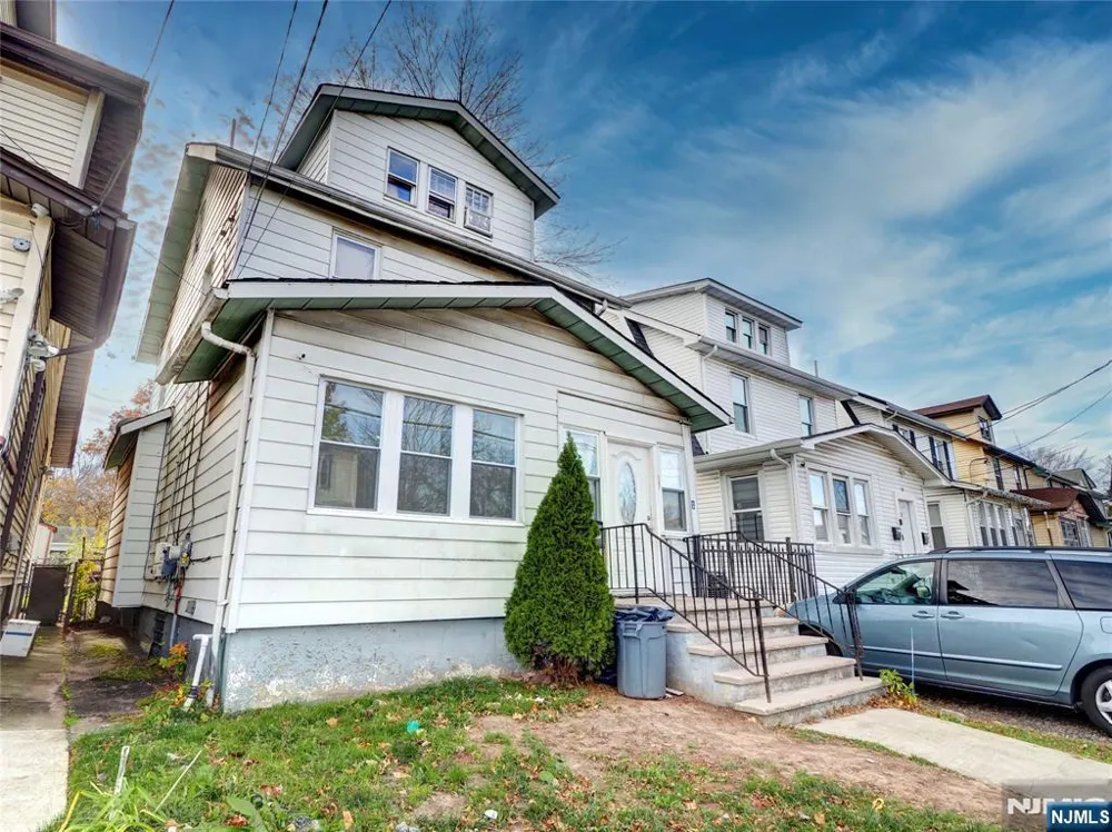 77 Delmar Place Irvington, NJ 07111