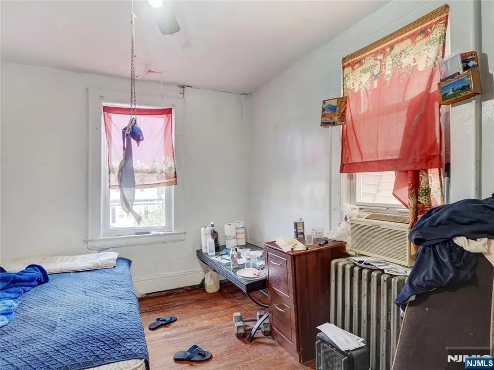 77 Delmar Place Irvington, NJ 07111