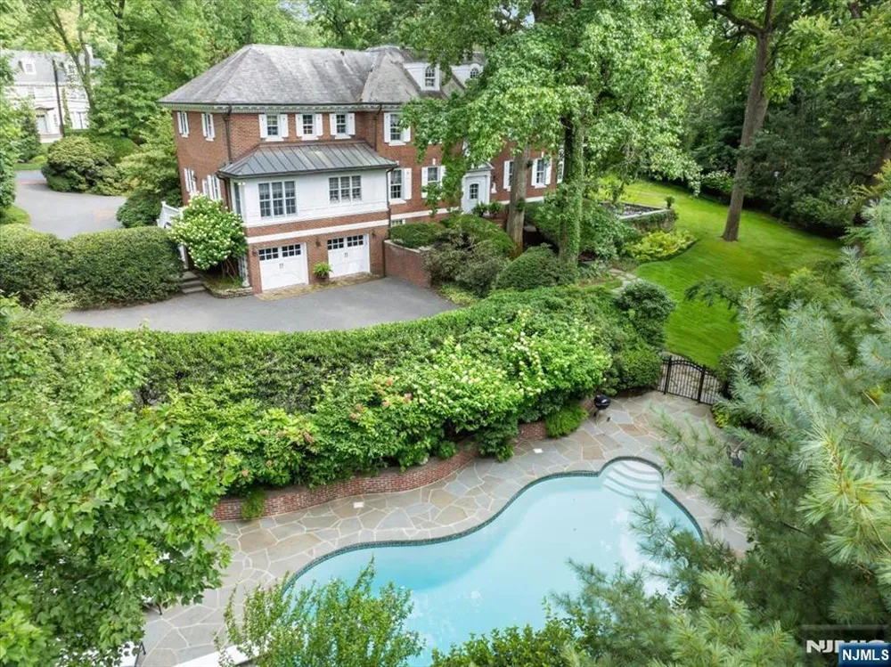 200 Lincoln Street Englewood, NJ 07631