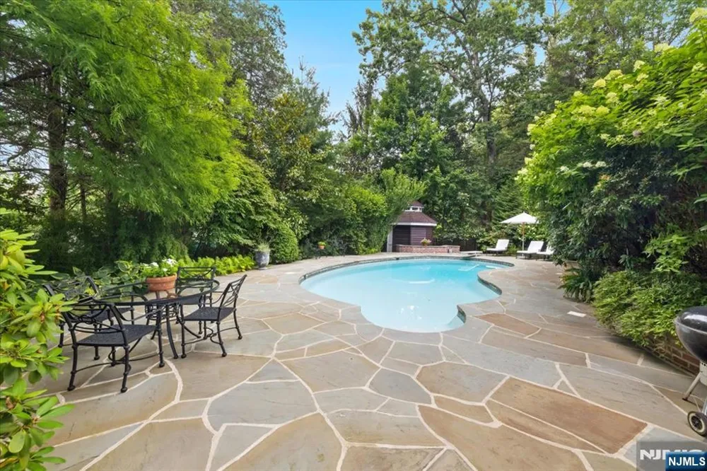 200 Lincoln Street Englewood, NJ 07631