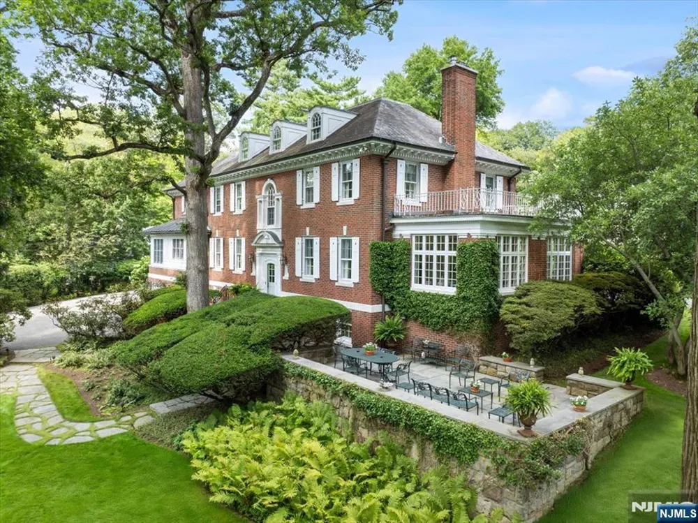 200 Lincoln Street Englewood, NJ 07631