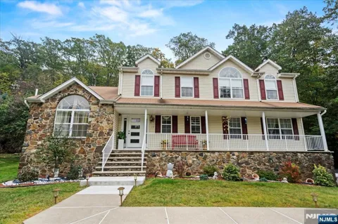 22 Cherbourg Drive