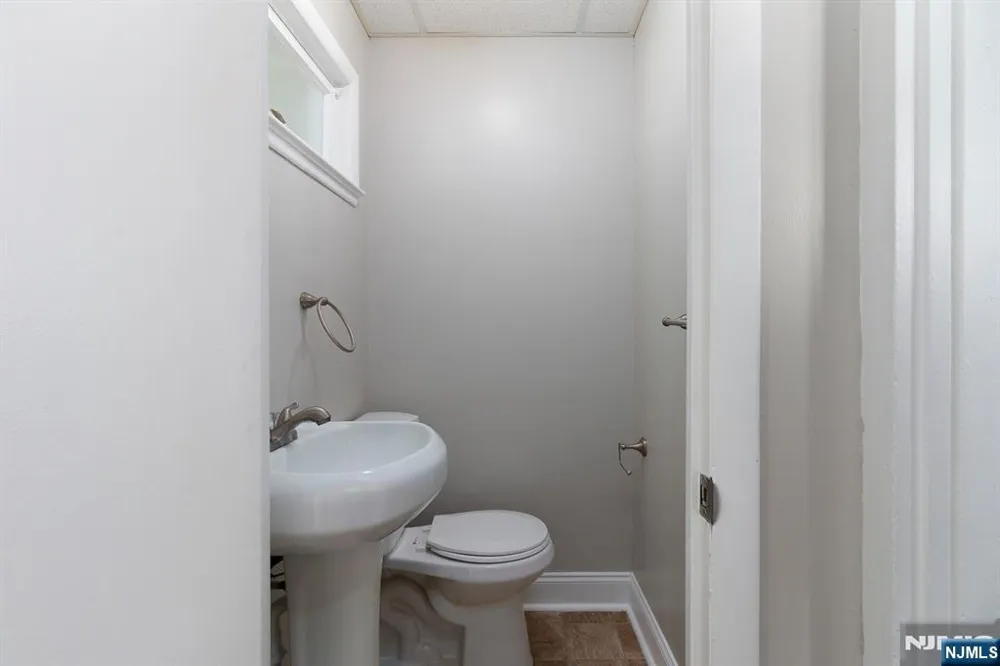 2557 Wh-Mer Road Hamilton, NJ 08619