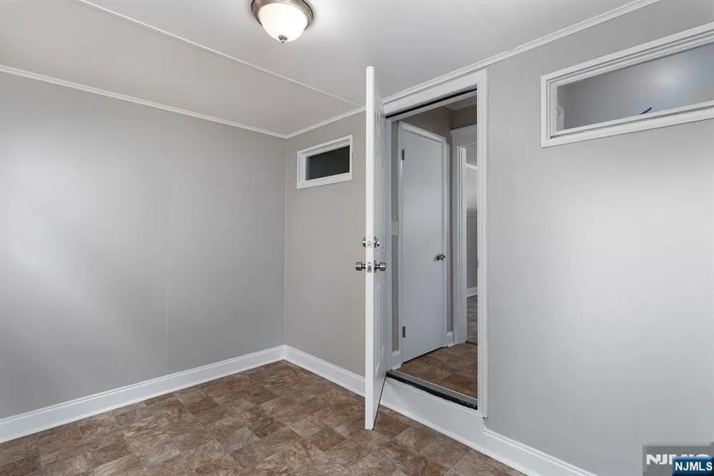 2557 Wh-Mer Road Hamilton, NJ 08619