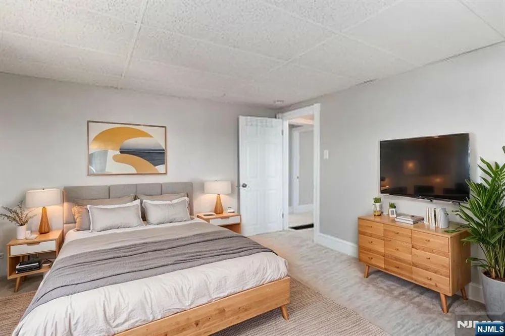 2557 Wh-Mer Road Hamilton, NJ 08619