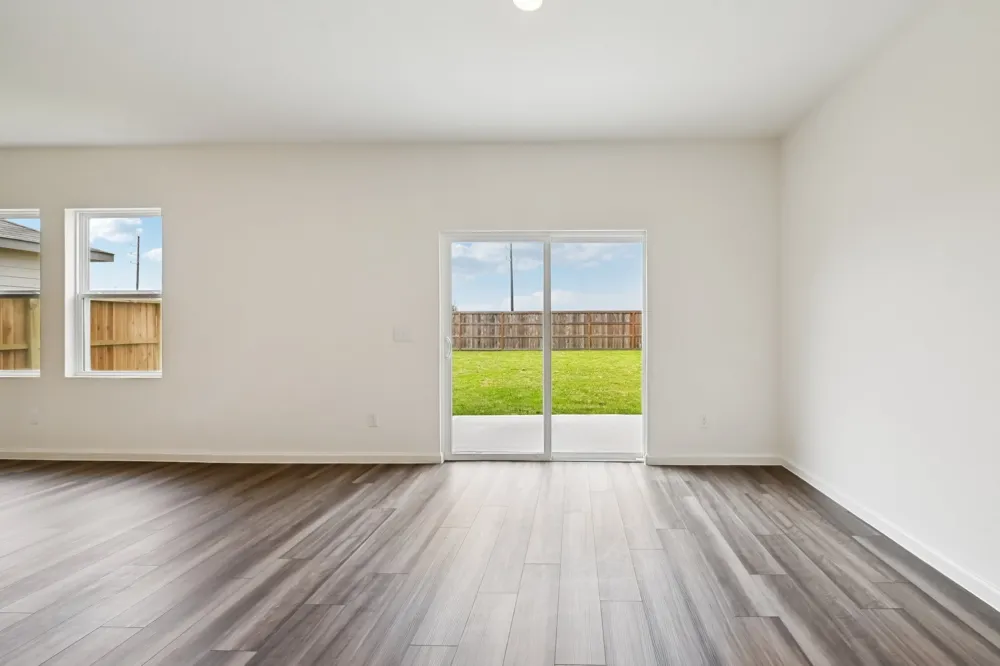615 Lagoon Drive Maxwell, TX 78656