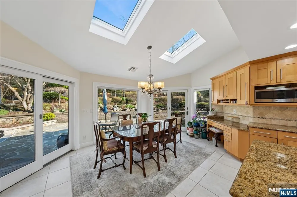 93 Jackson Drive Cresskill, NJ 07626