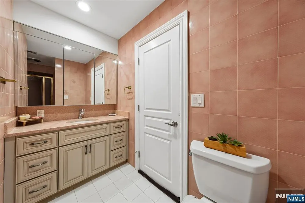 93 Jackson Drive Cresskill, NJ 07626