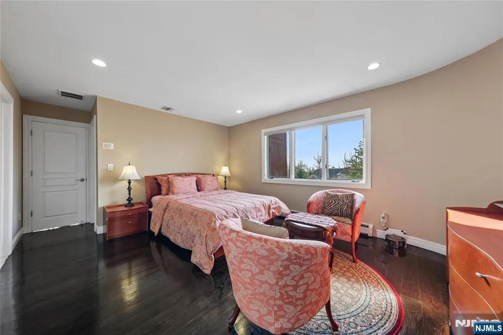 93 Jackson Drive Cresskill, NJ 07626