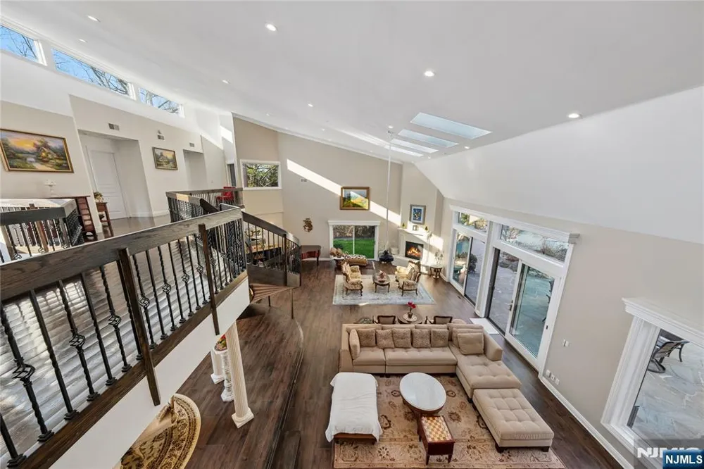 93 Jackson Drive Cresskill, NJ 07626