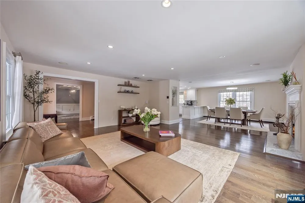 202 Chestnut Ridge Road Saddle River, NJ 07458