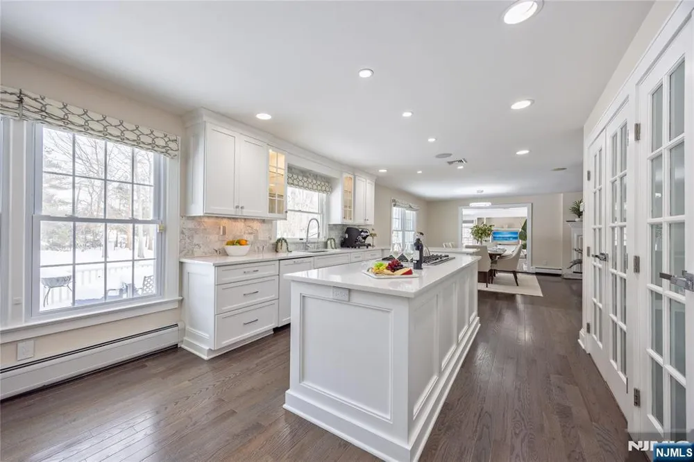 202 Chestnut Ridge Road Saddle River, NJ 07458