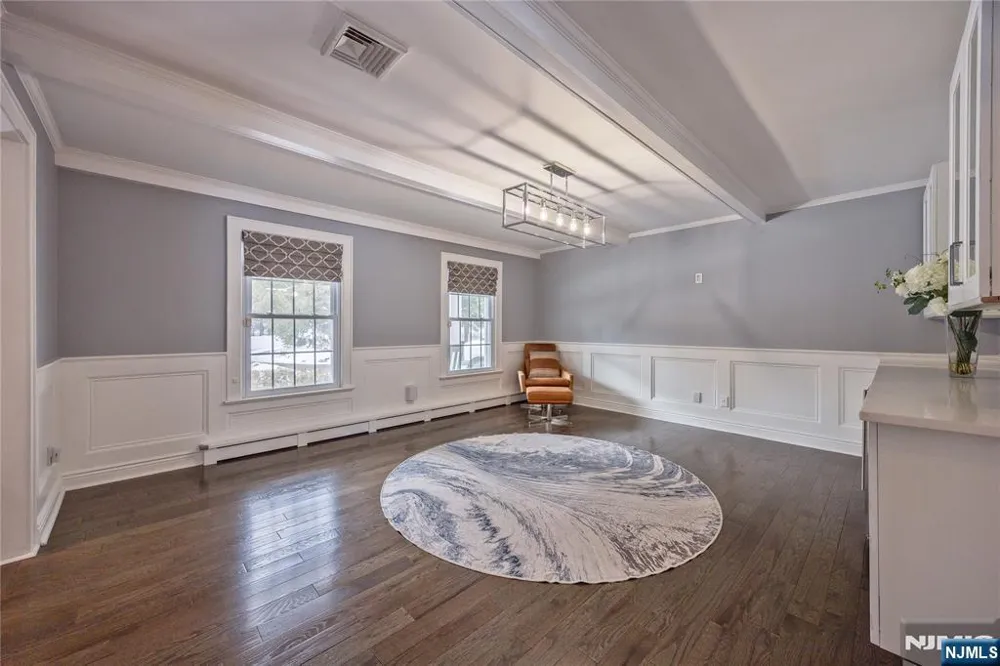 202 Chestnut Ridge Road Saddle River, NJ 07458