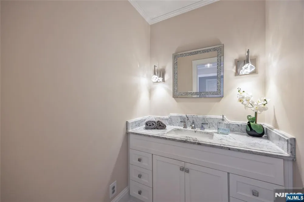202 Chestnut Ridge Road Saddle River, NJ 07458