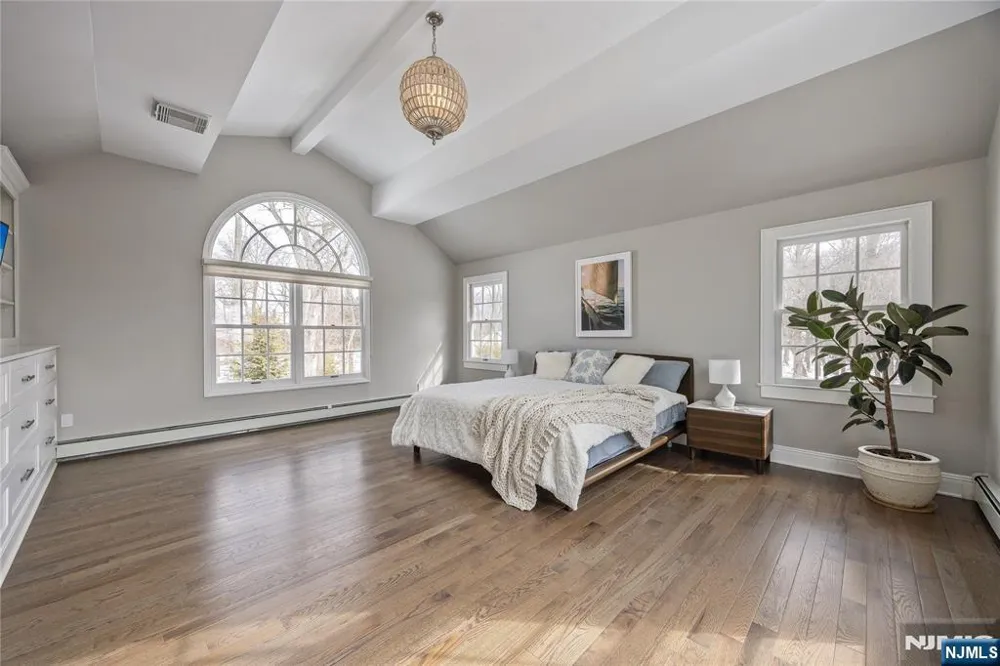 202 Chestnut Ridge Road Saddle River, NJ 07458