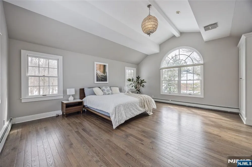 202 Chestnut Ridge Road Saddle River, NJ 07458