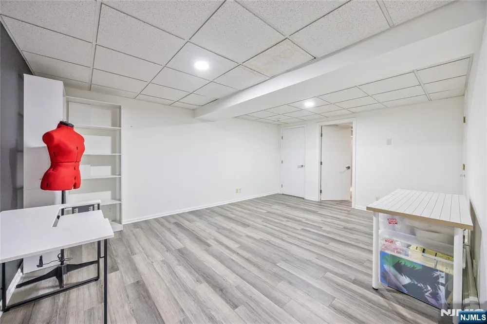 202 Chestnut Ridge Road Saddle River, NJ 07458