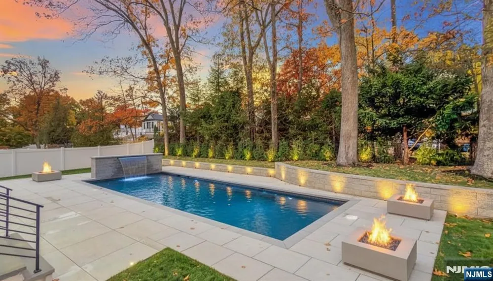 801 Godwin Road Paramus, NJ 07652