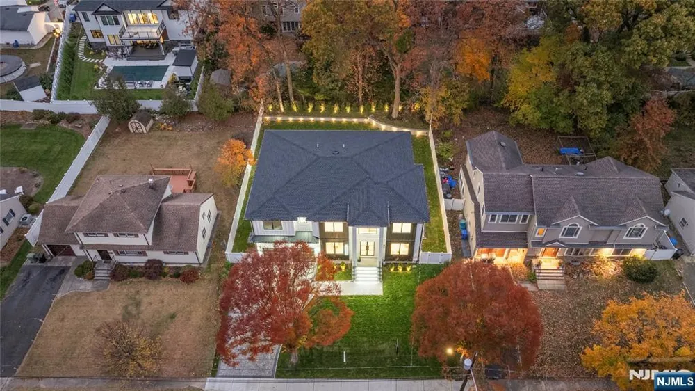 801 Godwin Road Paramus, NJ 07652