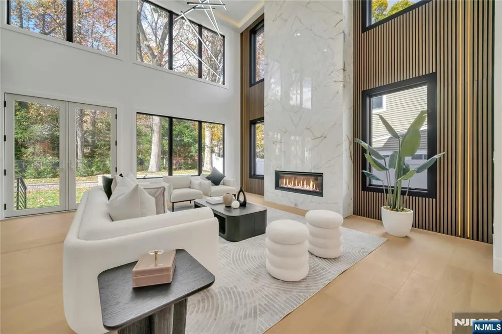 801 Godwin Road Paramus, NJ 07652