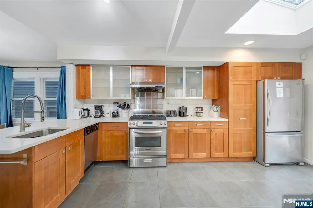 31 72nd Street North Bergen, NJ 07047