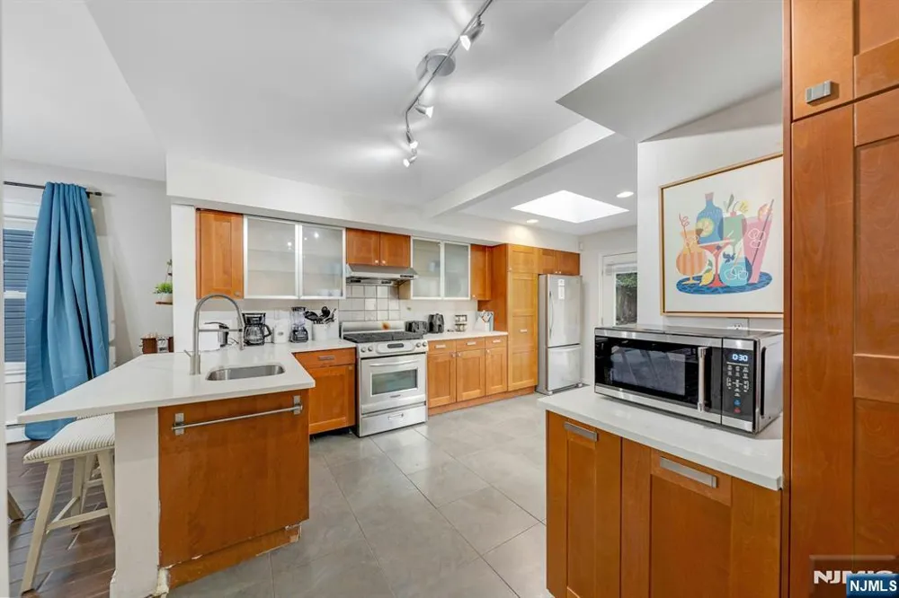 31 72nd Street North Bergen, NJ 07047