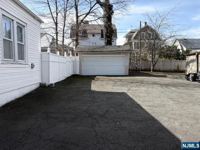 460 New England Terrace Orange, NJ 07050