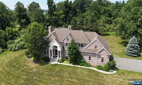 6 Trout Brook Court