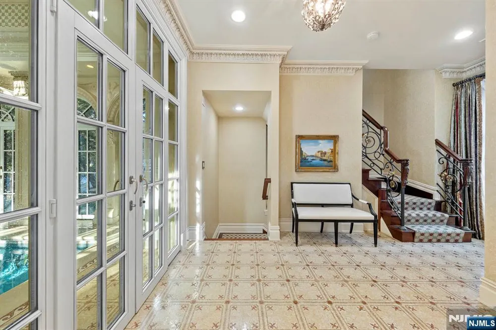 78 Roberts Road Englewood Cliffs, NJ 07632