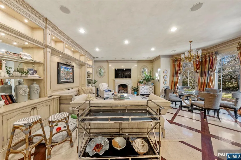 78 Roberts Road Englewood Cliffs, NJ 07632