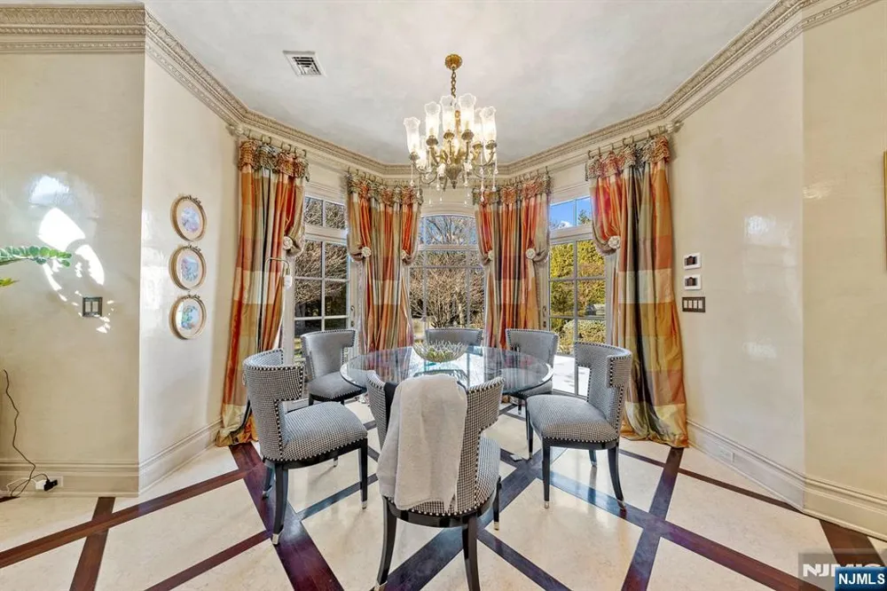 78 Roberts Road Englewood Cliffs, NJ 07632