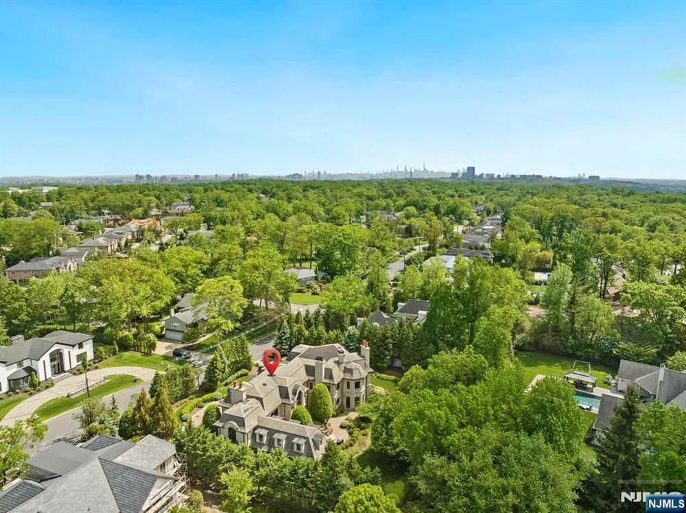 78 Roberts Road Englewood Cliffs, NJ 07632