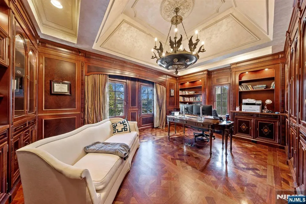 78 Roberts Road Englewood Cliffs, NJ 07632