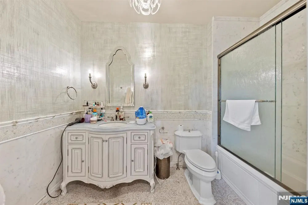 78 Roberts Road Englewood Cliffs, NJ 07632