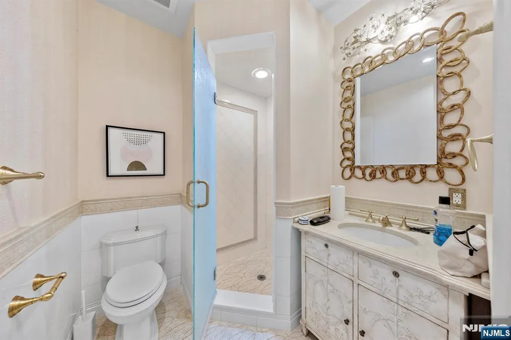 78 Roberts Road Englewood Cliffs, NJ 07632