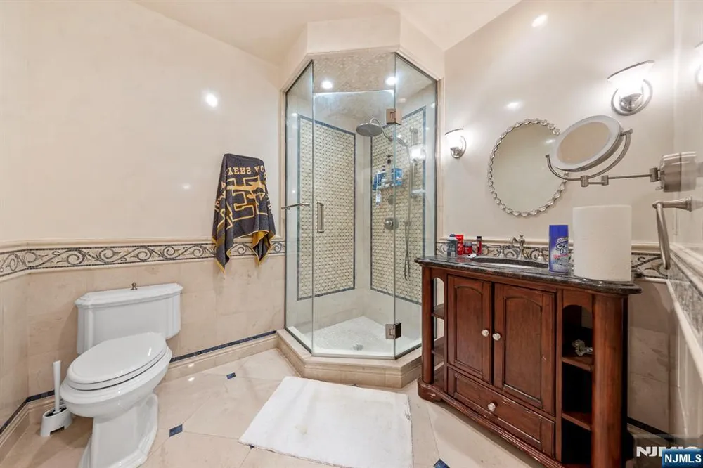 78 Roberts Road Englewood Cliffs, NJ 07632