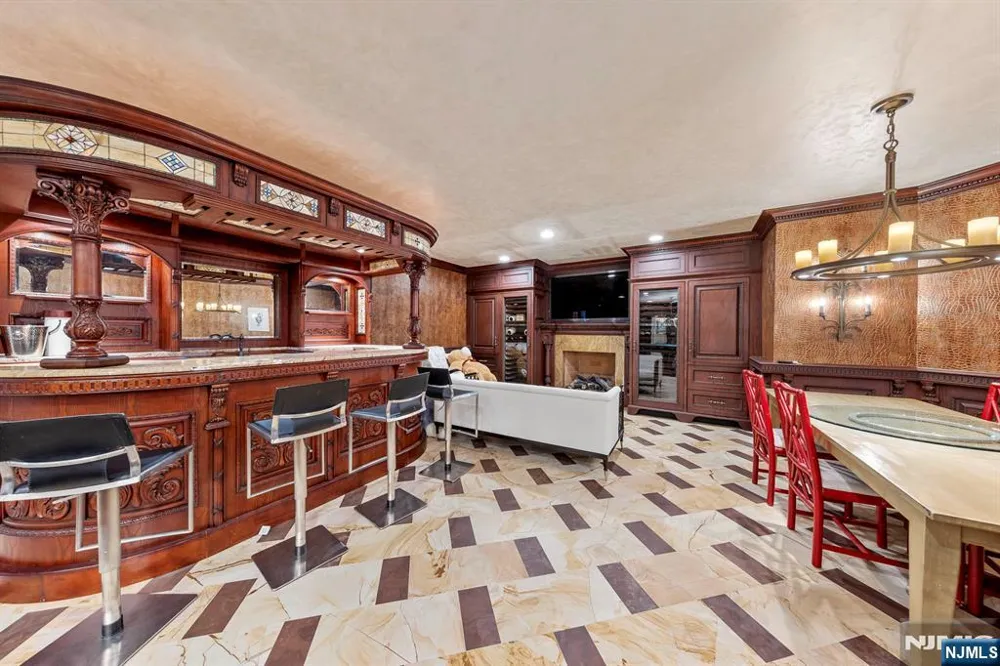78 Roberts Road Englewood Cliffs, NJ 07632