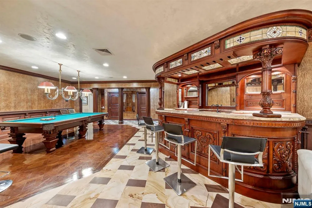 78 Roberts Road Englewood Cliffs, NJ 07632