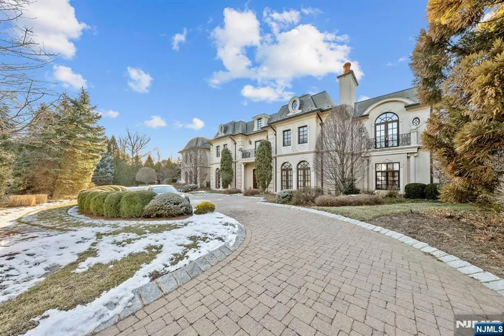 78 Roberts Road Englewood Cliffs, NJ 07632