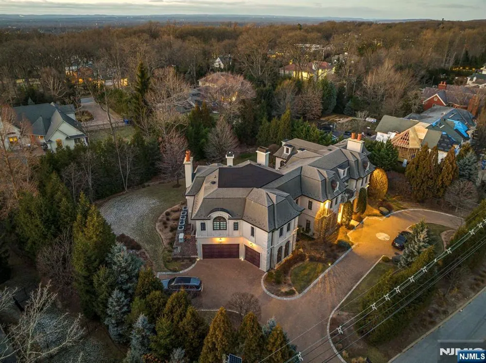 78 Roberts Road Englewood Cliffs, NJ 07632
