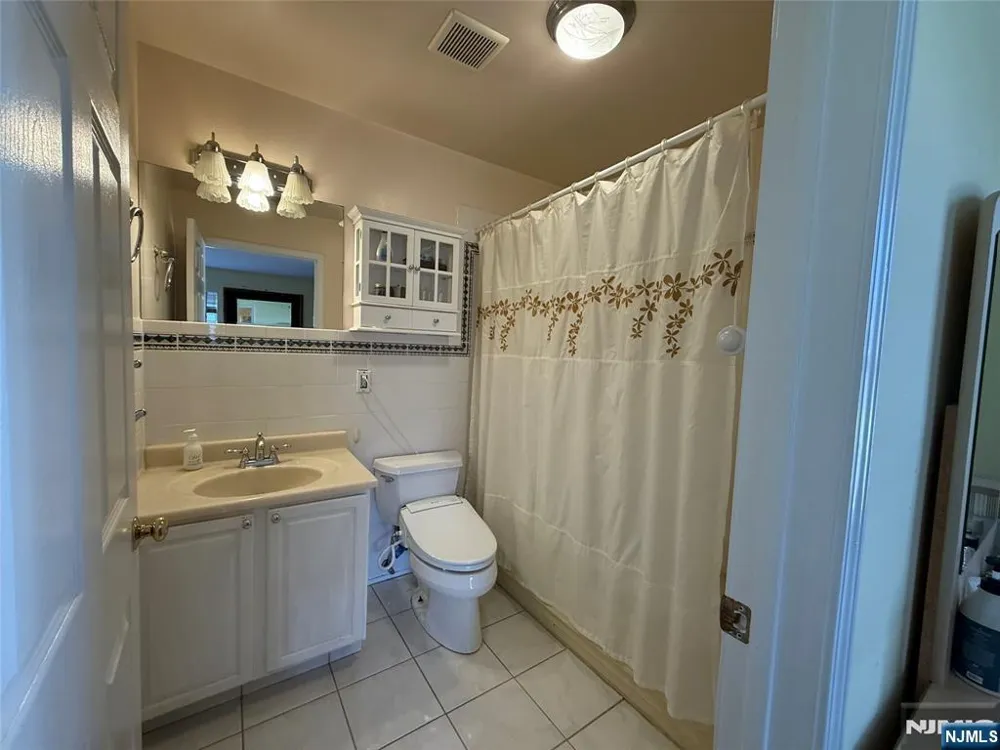 101 Phelps Avenue Englewood, NJ 07631