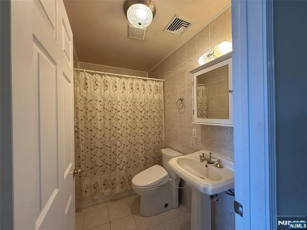 101 Phelps Avenue Englewood, NJ 07631