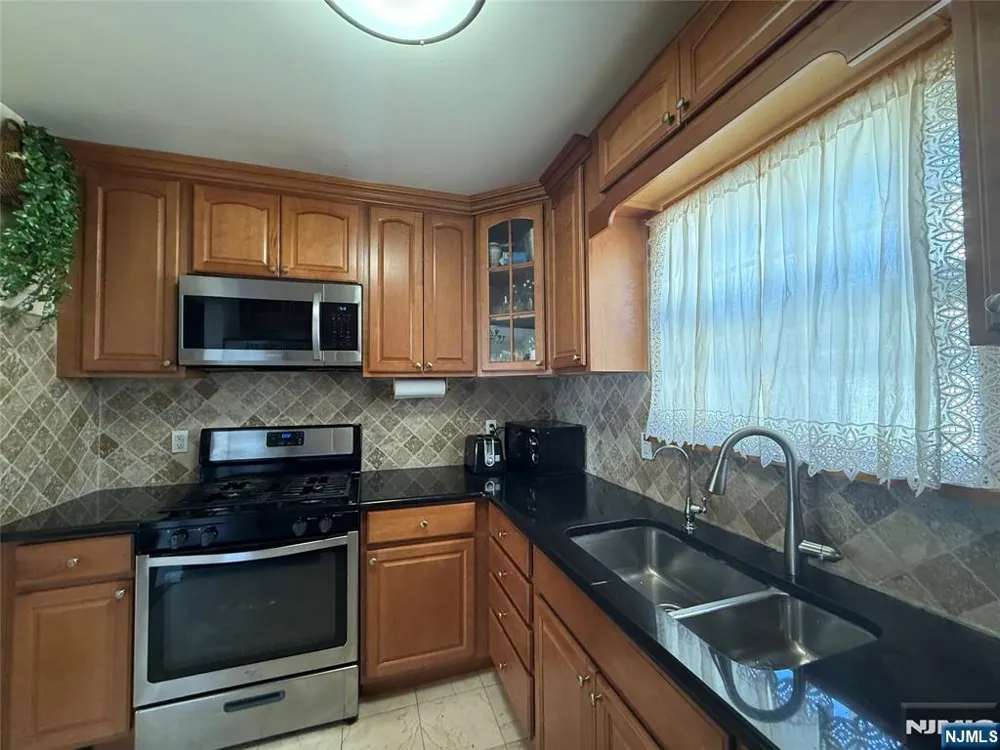 101 Phelps Avenue Englewood, NJ 07631