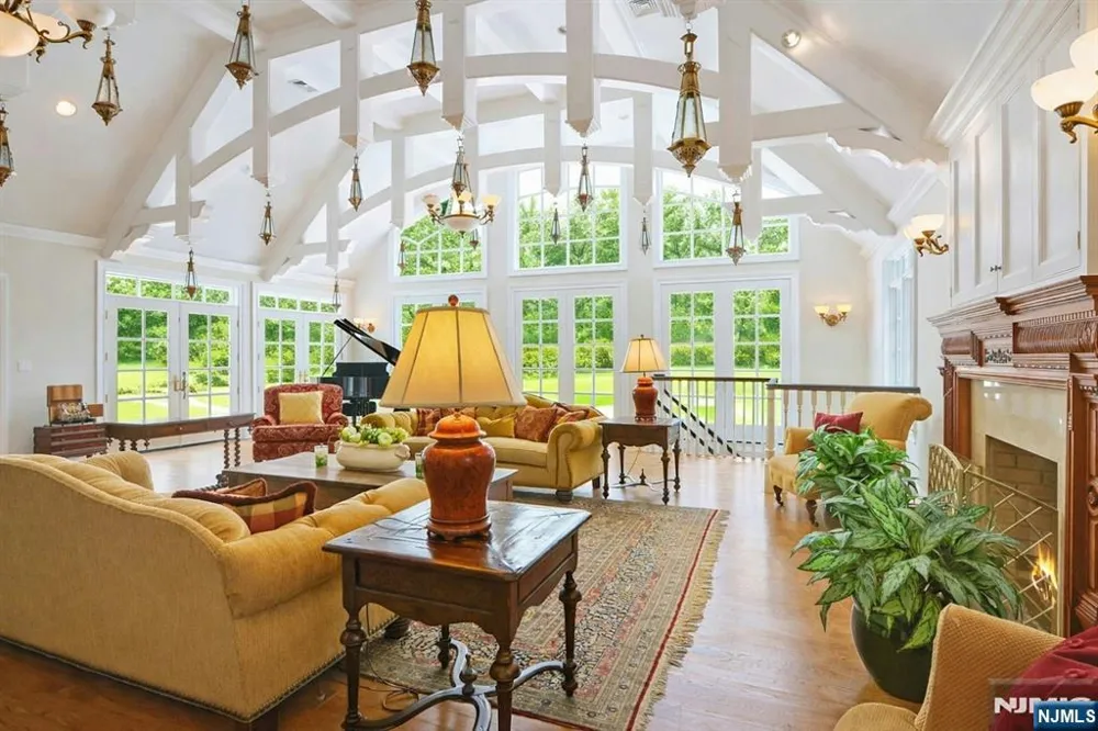 7 Charlden Drive Saddle River, NJ 07458