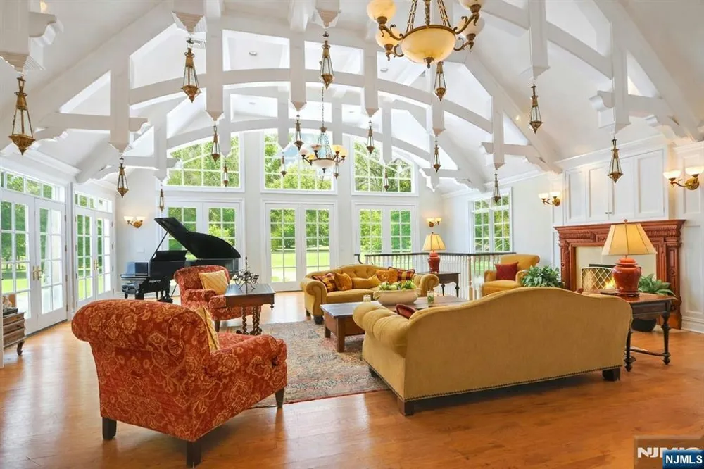 7 Charlden Drive Saddle River, NJ 07458