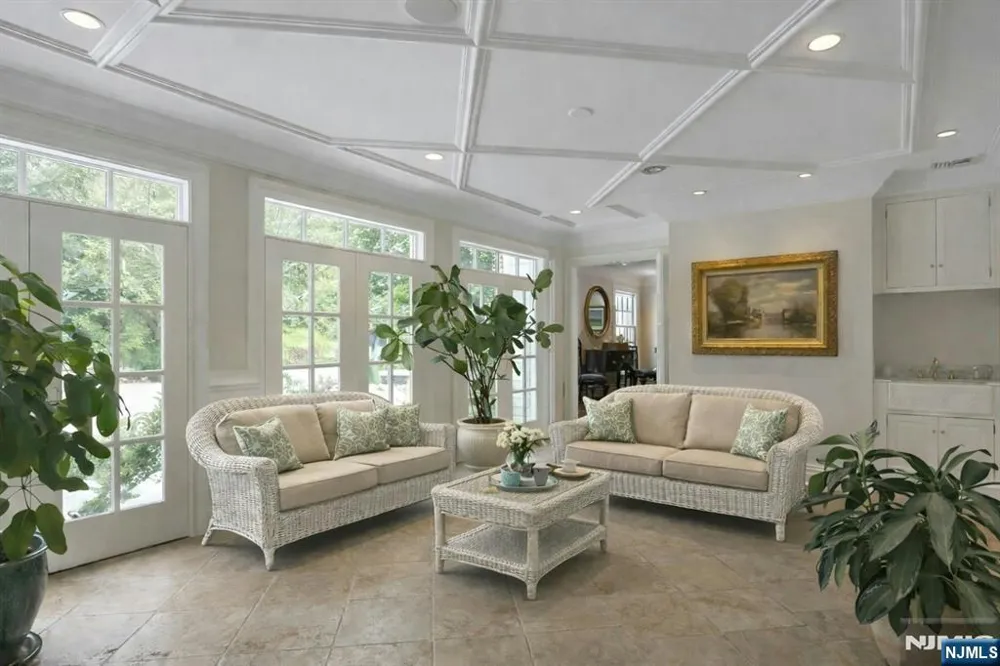 7 Charlden Drive Saddle River, NJ 07458