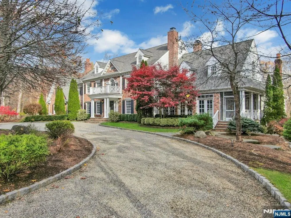 7 Charlden Drive Saddle River, NJ 07458