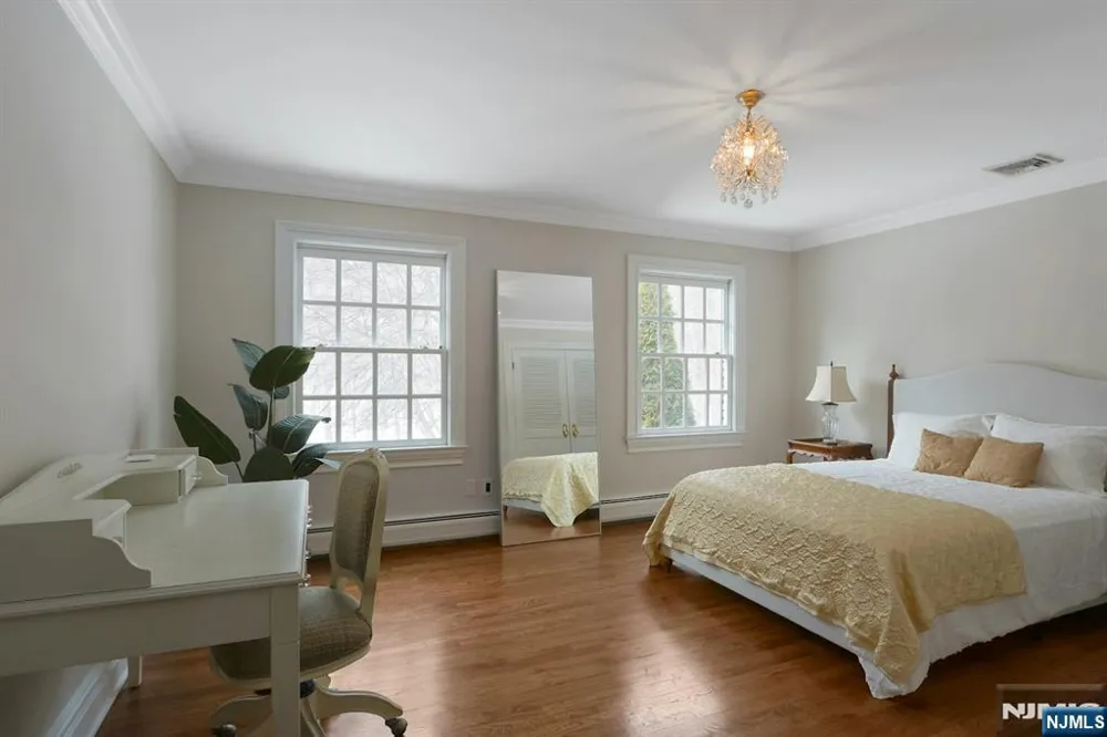 7 Charlden Drive Saddle River, NJ 07458